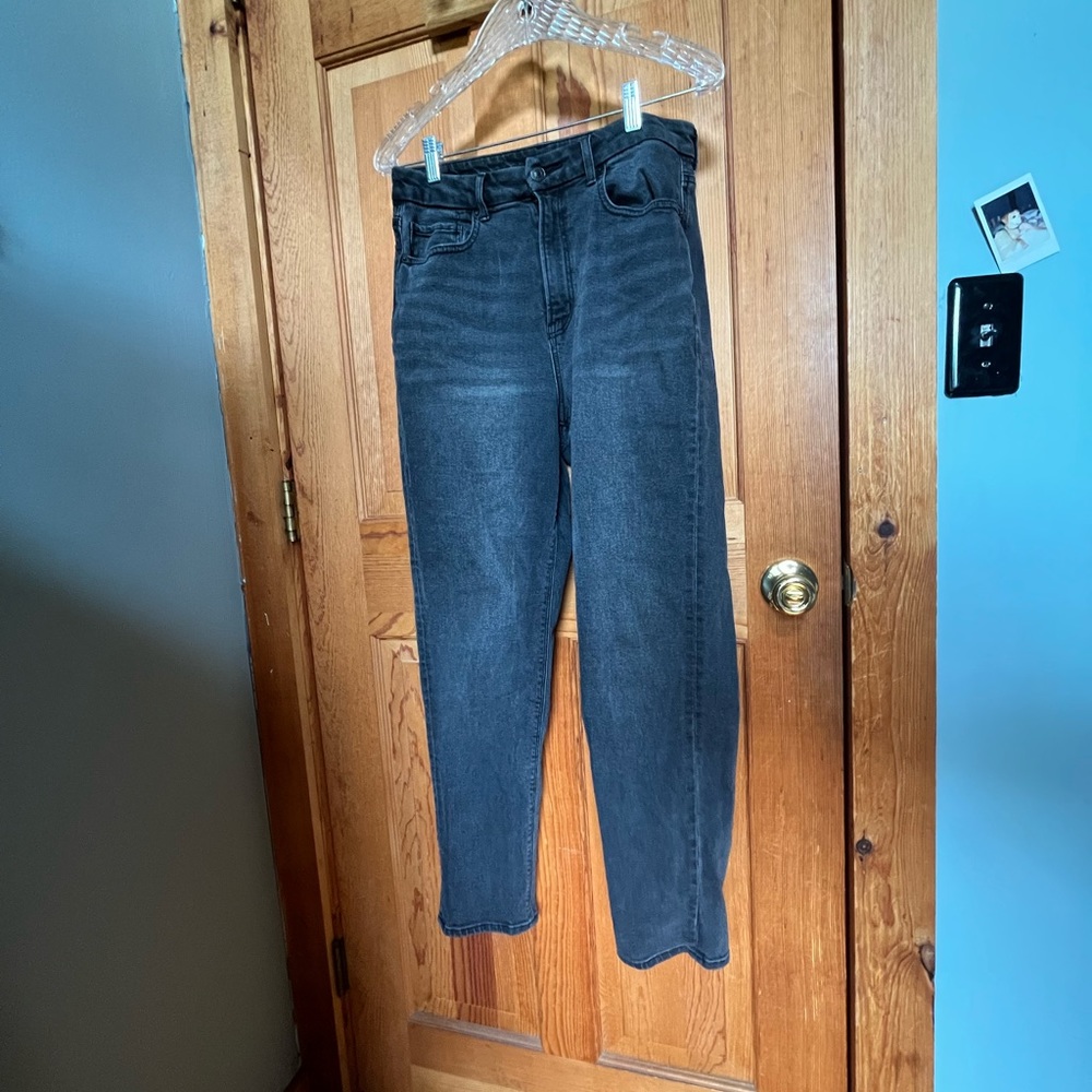 American Eagle Charcoal Mom Jeans, size 6